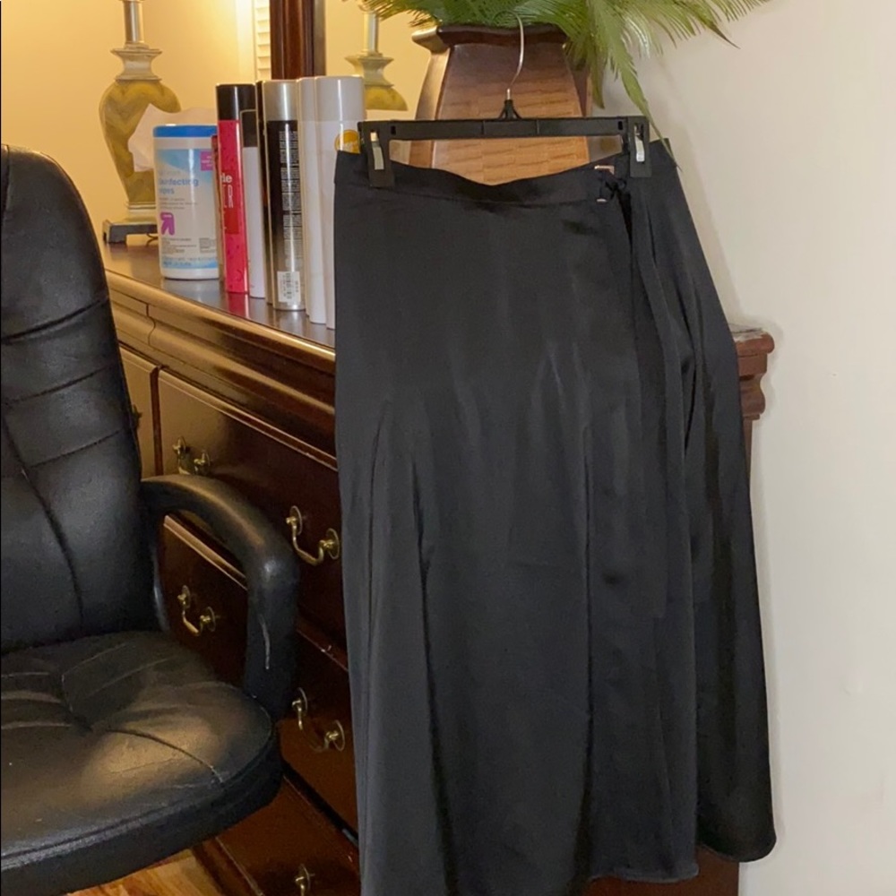 H&M black skirt